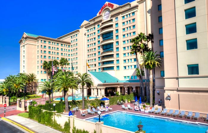 Good hotel for families near Seaworld Orlando.