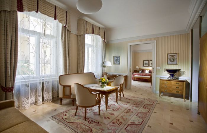 Centrally located family hotel in Prague.