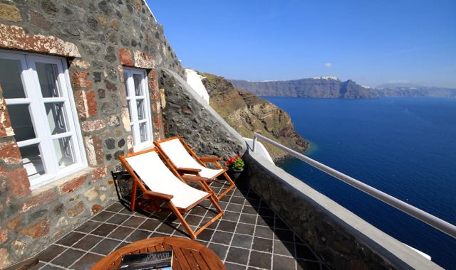 Best Santorini Villa: White Pearl in Oia