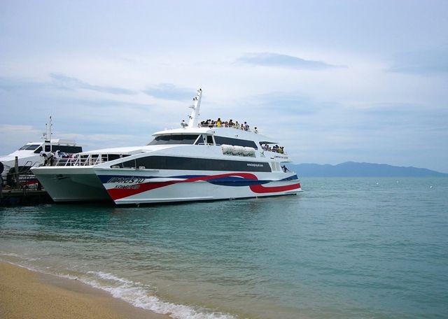 Lomprayah ferry to Koh Samui.
