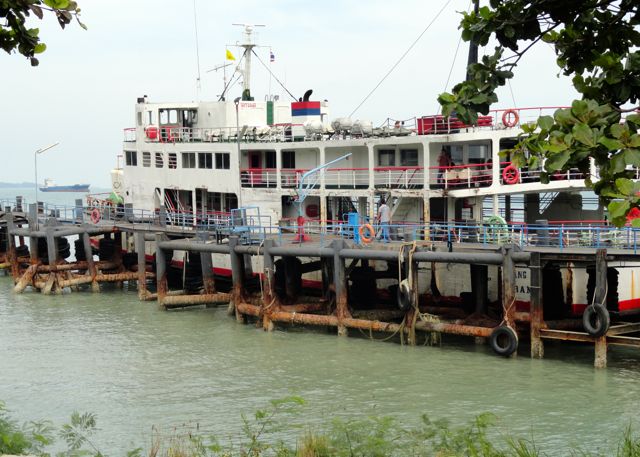 Raja Ferry to Koh Samu.