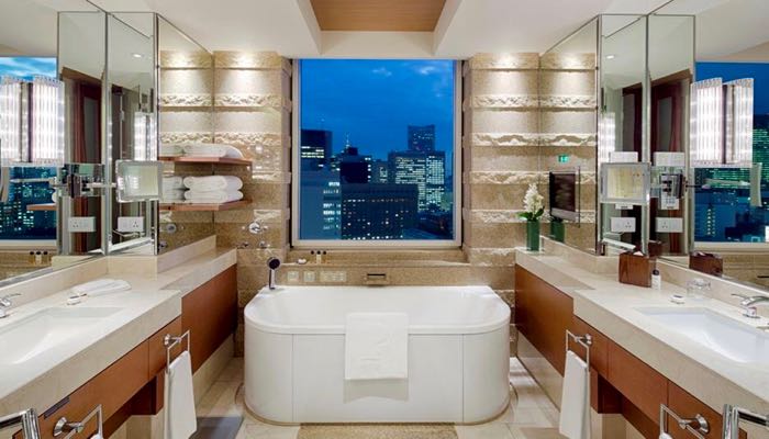 Best luxury hotel with large bathroom.