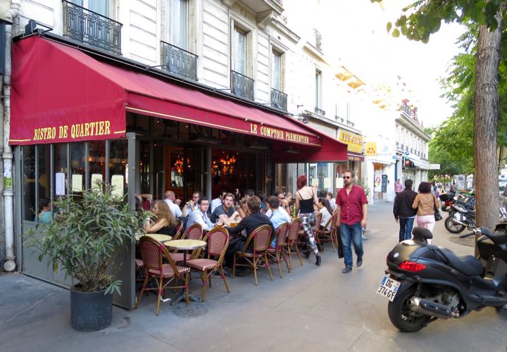 Paris hotel close to good inexpensive restaurant.