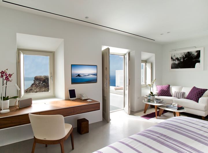 Suite with Caldera View at Grace Santorini.
