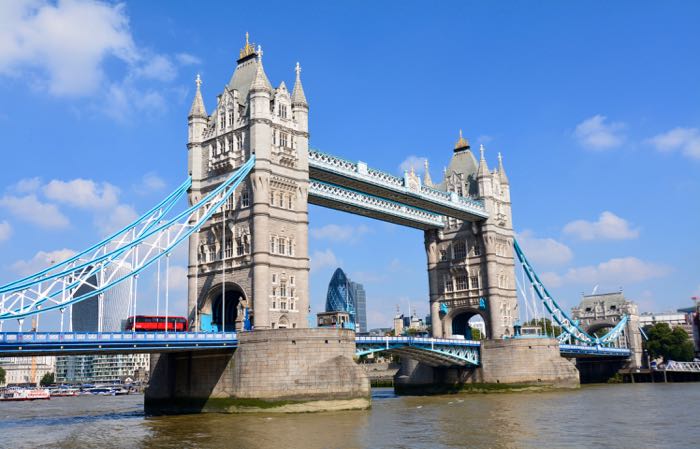 Iconic London bridge