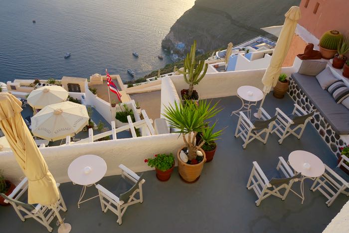 Budget Hotel in Santorini with good view of caldera.