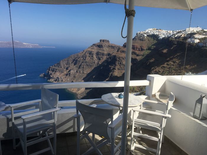 Santorini Cruises - 7 Reasons to Avoid a Greek Cruise in 2021