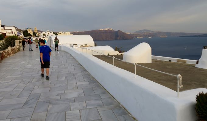 Oia is better than Fira for kids and strollers.
