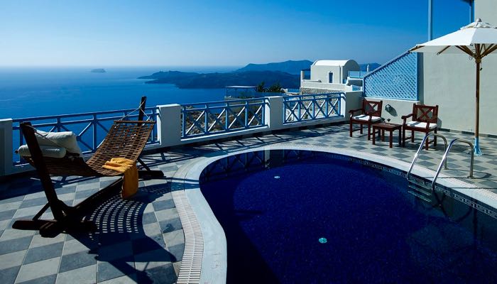 Hotel with caldera view in Santorini where the Kardashian's stayed