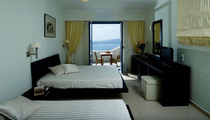 Hotel with caldera view in Santorini where the Kardashian's stayed.