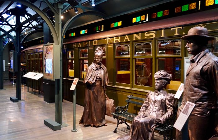 The Chicago History Museum contains many fascinating artifacts, like President Lincoln's death bed.