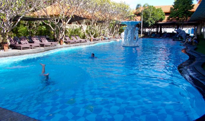 Inexpensive hotel with large pool for family in Bali.