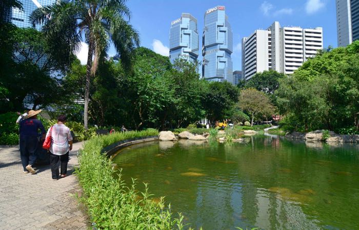 Hong Kong Park is home to an aviary, flower conservatory, and arts centre.