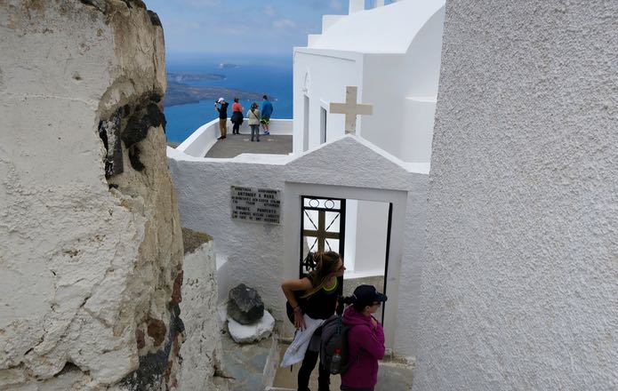 Hiking trail from Fira to Oia.