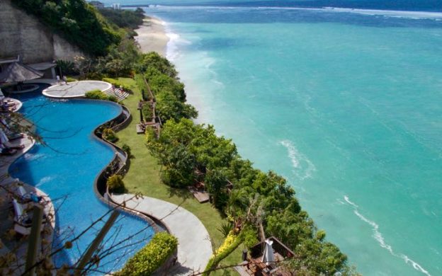 16 BEST HOTELS In BALI (Luxury, 5-Star, 4-Star)