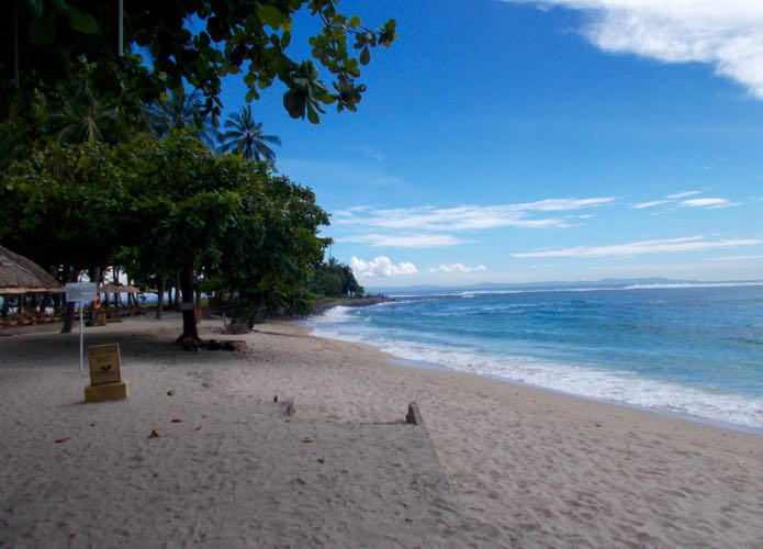 Lombok hotel with kid-friendly beach.
