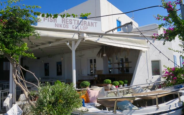 Best places to eat in Platis Gialos Beach in Mykonos.