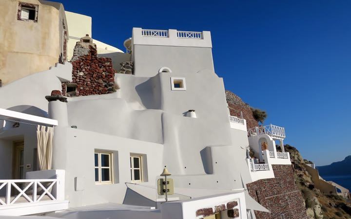 Oia Castle Hotel is the best hotel for honeymoon in Oia, Santorini.