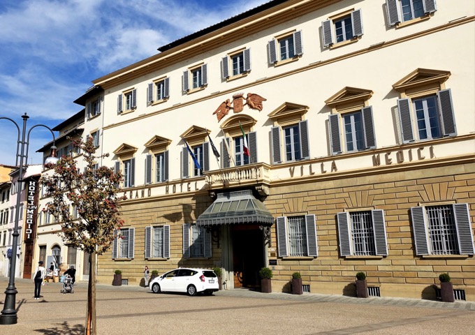 Florence luxury hotel in a quiet neighborhood