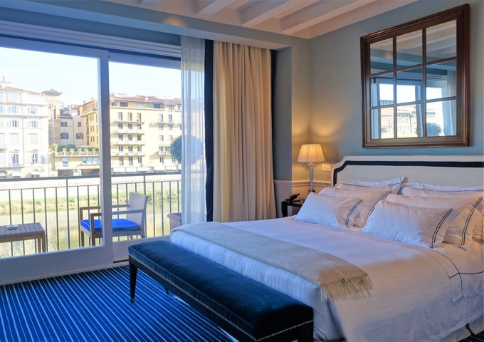 Florence luxury hotel on the Arno River