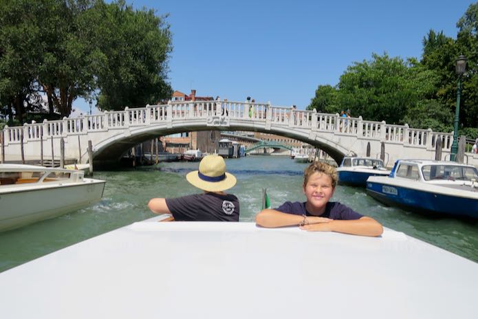 Travel guide to Italy, Rome, Florence, and Venice.