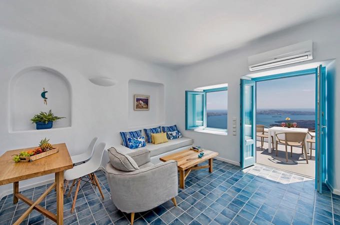 Airbnb villa with kitchen and sunset view in Imerovigli, Santorini.