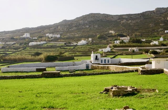 Getting around Mykonos with rented car.
