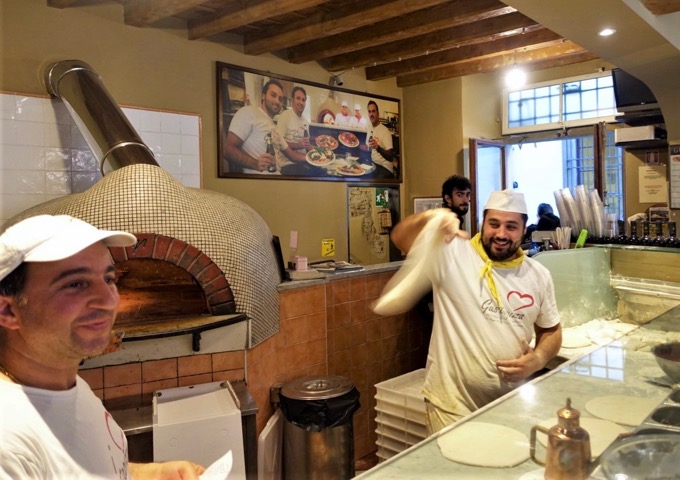 Best pizza in Florence near Santo Spirito