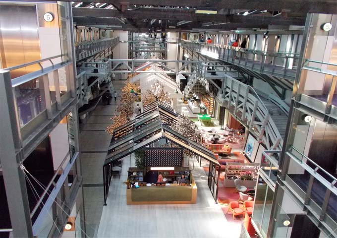 Hotel Lobby and Café in the Atrium