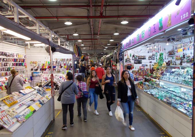 Bargain-hunting in Paddy's Markets