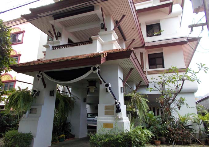9 spacious and comfortable apartments at Frangipani