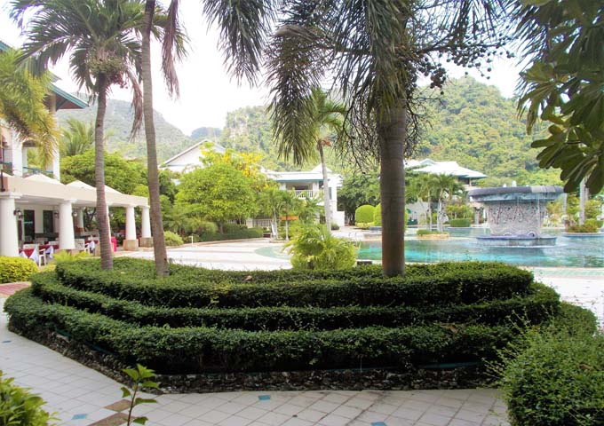 Stunning lagoon-shaped swimming pool at Island Cabana Hotel