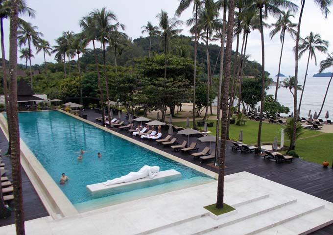 Main pool with fantastic sea view at kids-friendly Emerald Cove Resort