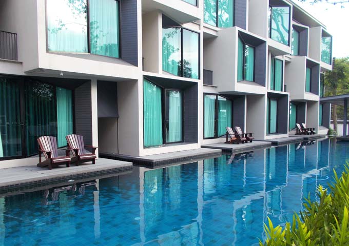 Minimalistic rooms with pool access at boutique Lima Bella and Lima Duva