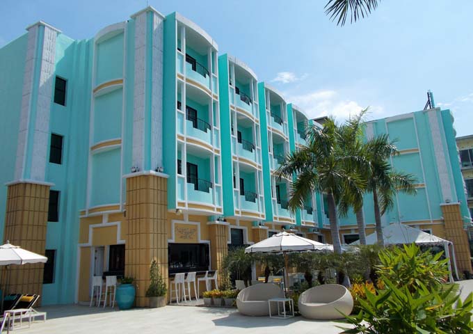 Art Deco Wave Hotel with unique design and sea views