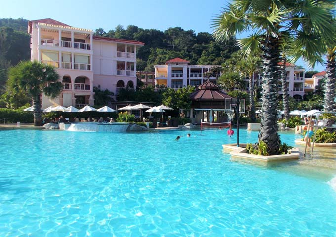 Extremely kids-friendly resort with superb facilities and 4 pools