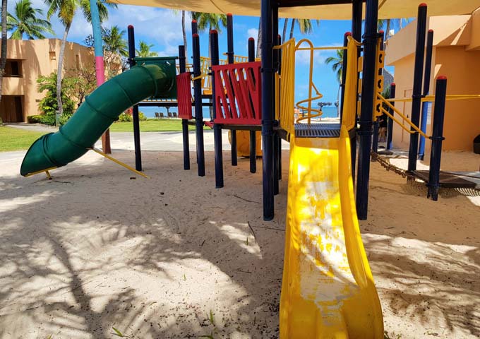 Shared facilities at neighbouring Sheraton Resort include a decent playground.