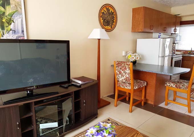 Apartments feature Tongan decor and artwork.