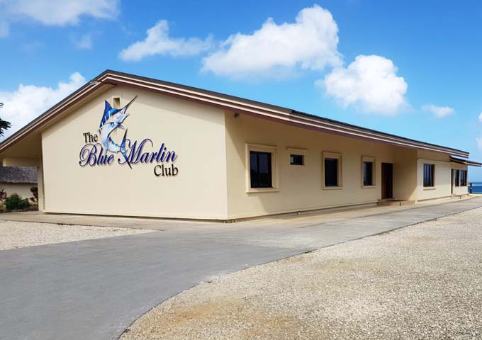 The Blue Marlin Club is located onsite.