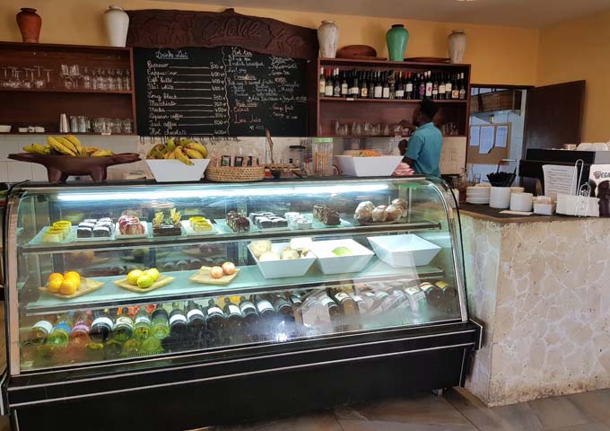 Café Vila serves European fare along with coffees and tapas.