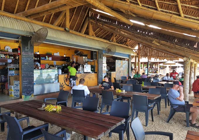 Nambawan Café serves excellent food in Port Vila.