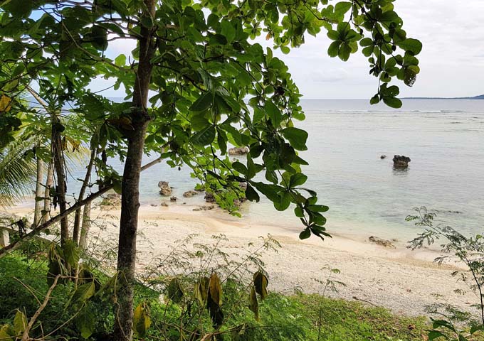 Some bungalows offer direct access to the almost private beach.