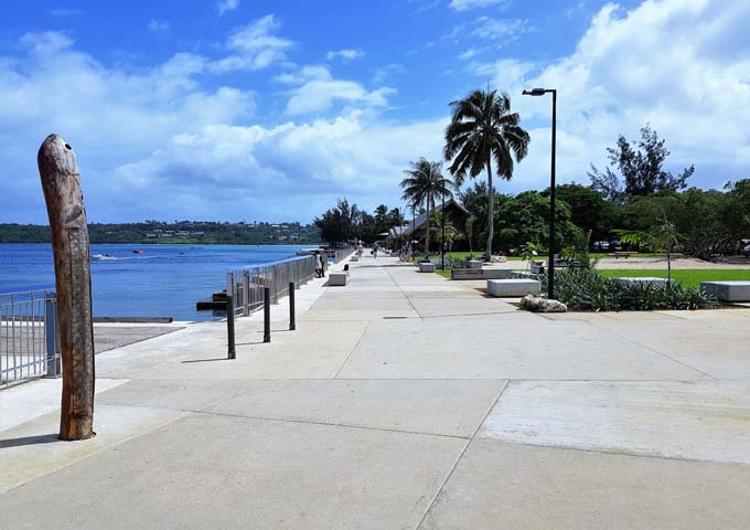 Port Vilas has pleasant seaside parks and paths.