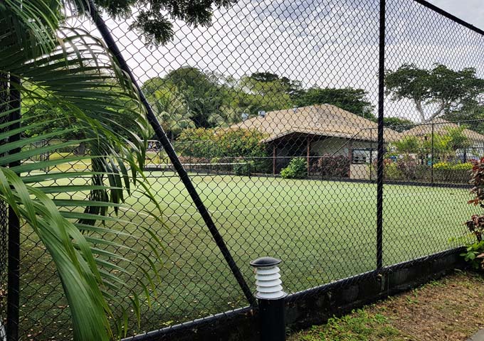 The resort also features 2 tennis courts.