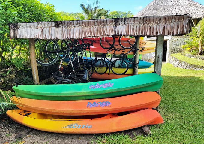 Bicycles and kayaks can be rented for free at the resort.