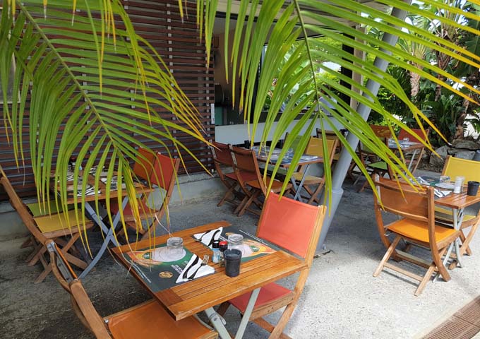 La Pause is a pleasant Viet-French café.
