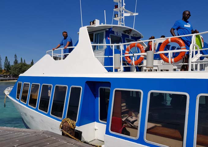 The comfortable resort boat takes guests to the mainland for free.
