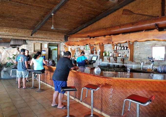 Le Royal Tahitien's bar is very popular with expats.