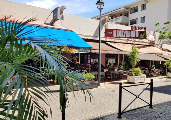 Downtown Pape'ete has several pleasant eateries.