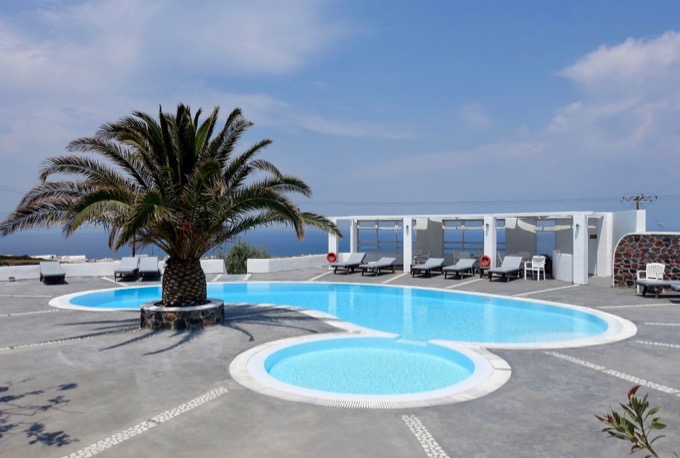 Anemomilos Hotel in Santorini